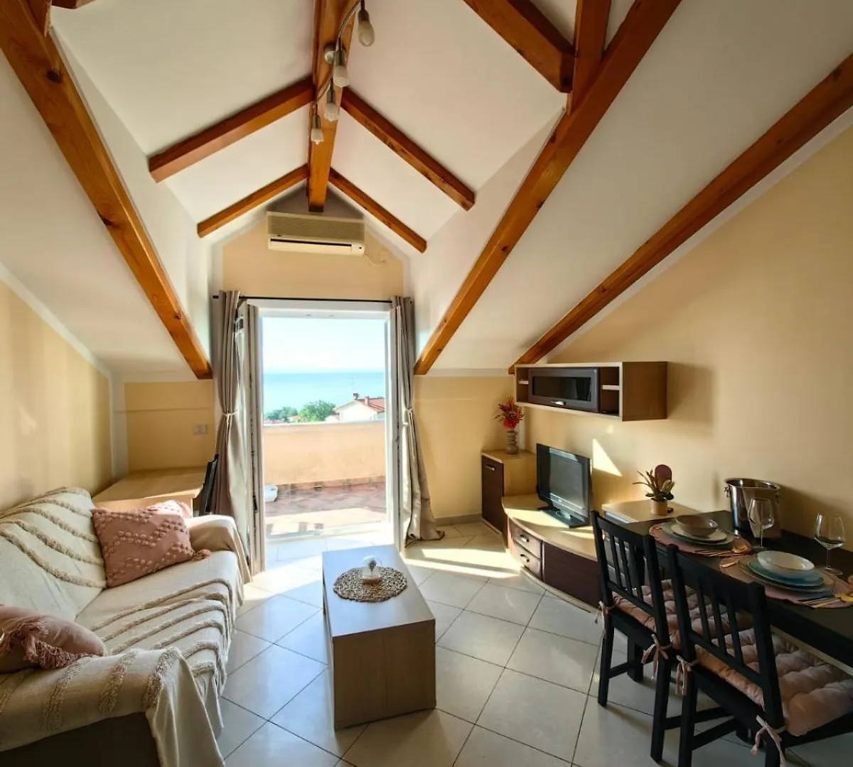 Rosemary Apartments Lovran Croatia